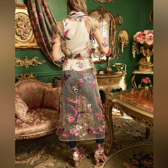 Embroidered mesh kimono / robe - Picture 2 of 2